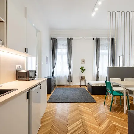 Appartement Visegradi 10 *